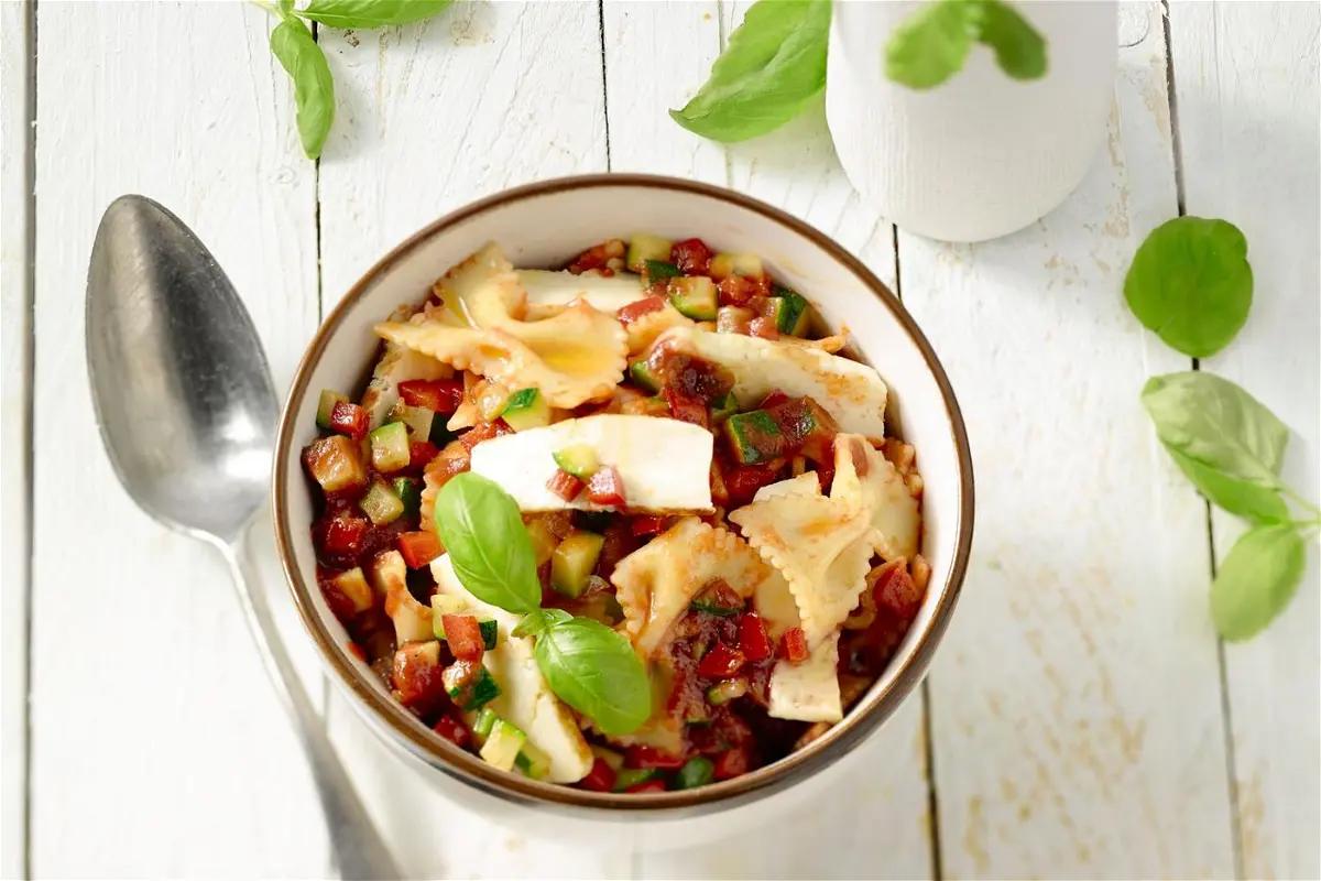 Recipe of Farfalle met halloumi by Trixie Tang