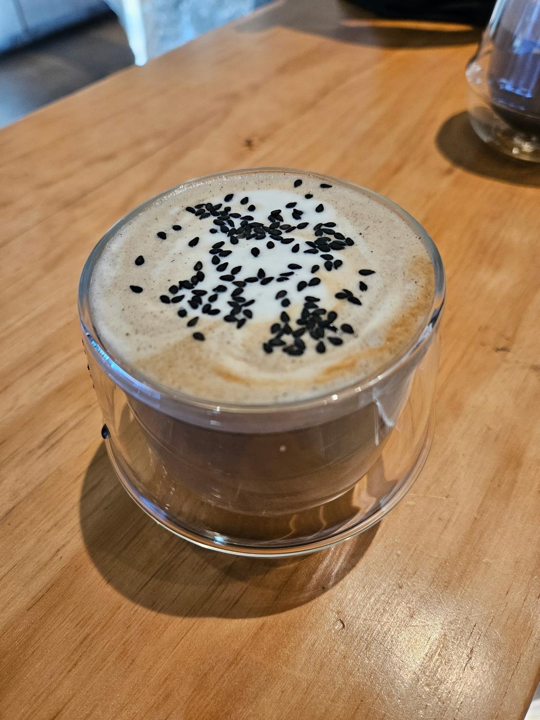 Recipe of Black Sesame Latte by gourmet