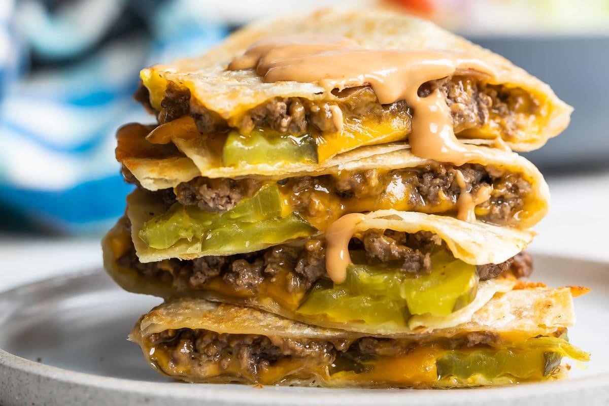 Recipe of Cheeseburger Quesadillas with Special Sauce by zhi24