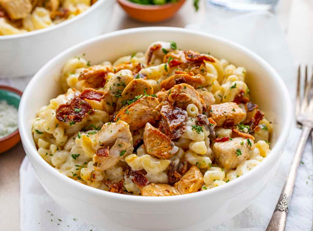 Recipe of Chicken Ranch Macaroni and Cheese by zhi24