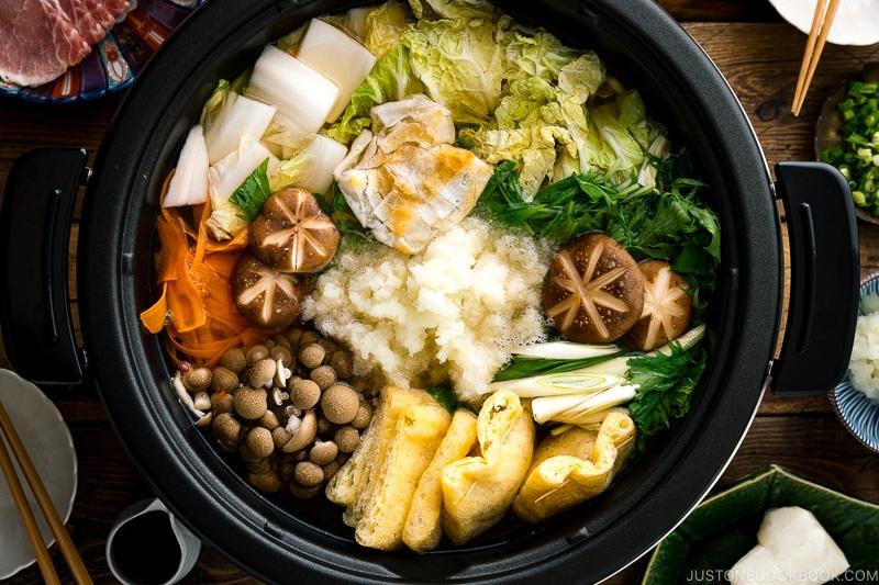 Recipe of Mizore Nabe (Hot Pot With Grated Daikon) by Just One Cookbook