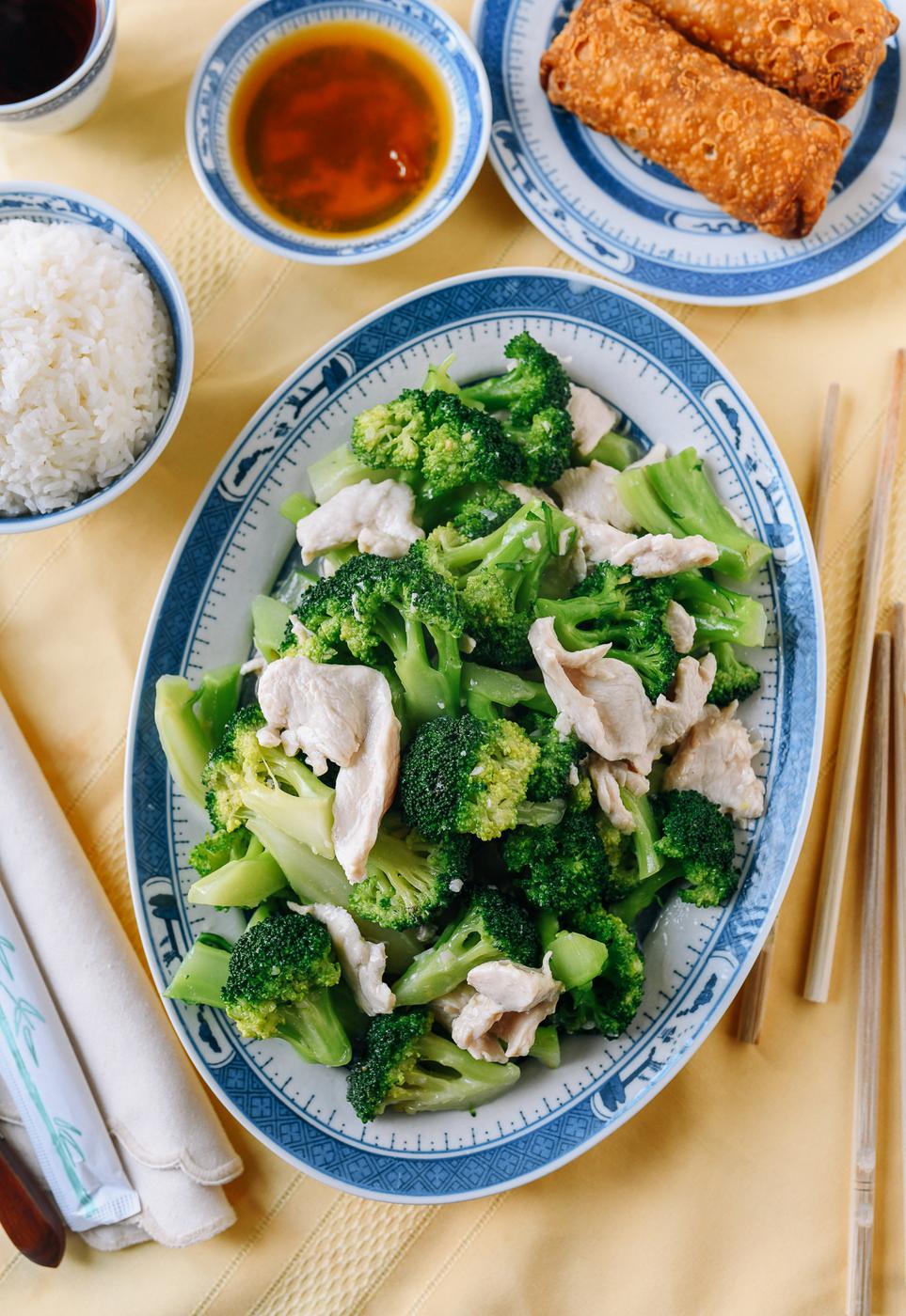 Chinese Takeout Chicken And Broccoli With White Sauce By The Woks Of Life Reciplate 6982